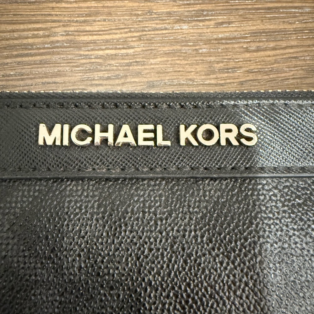 Michael Kors Black Jet Set Clutch - Picture 4 of 10
